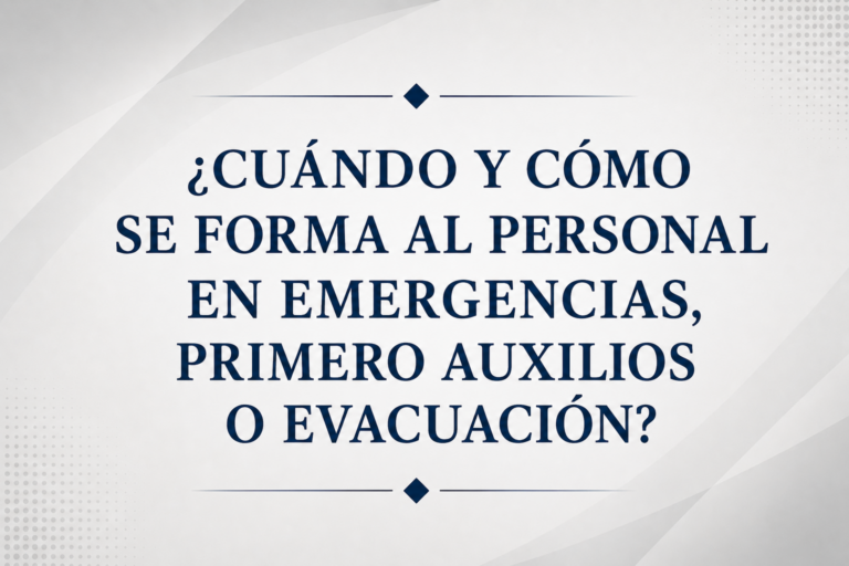 ¿Cuándo y cómo se forma al personal en emergencias, primero auxilios o evacuación?